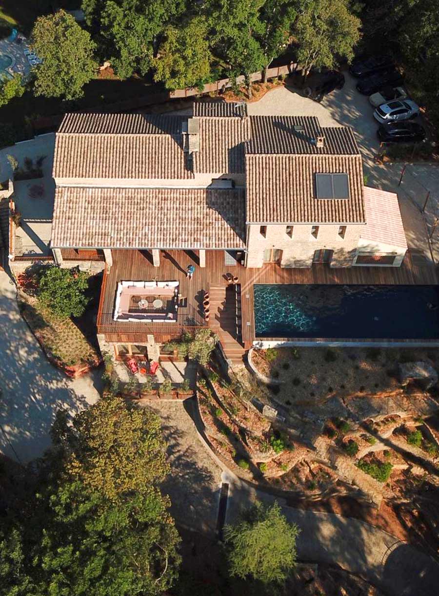 Le Mas des Restanques : maison de vacances en location dans le Luberon (Saint-Saturnin-lès-Apt / Gordes), maison haut de gamme avec piscine.